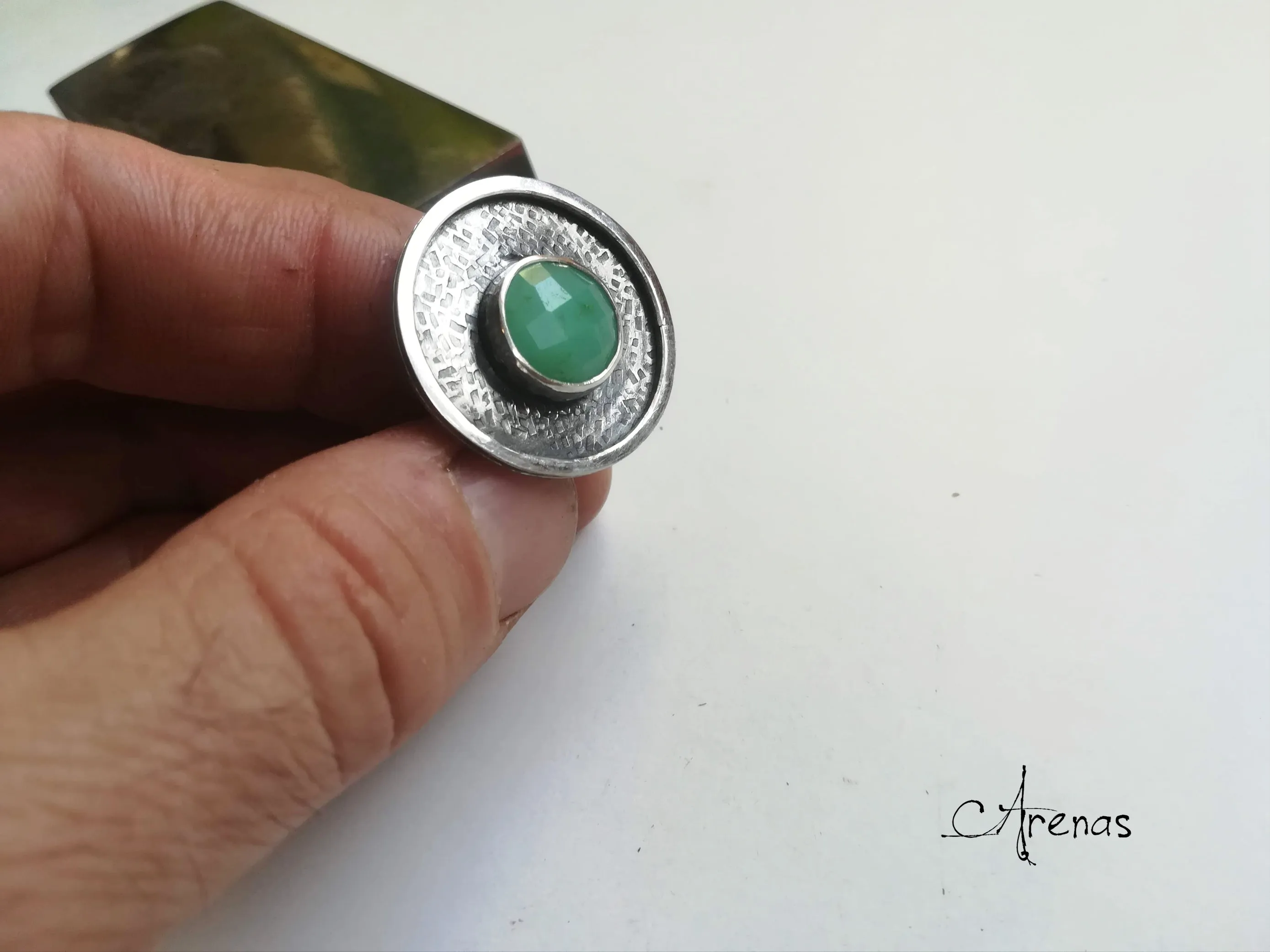 Anillo Grande de Plata de Ley y Gema Crisoprasa n 15