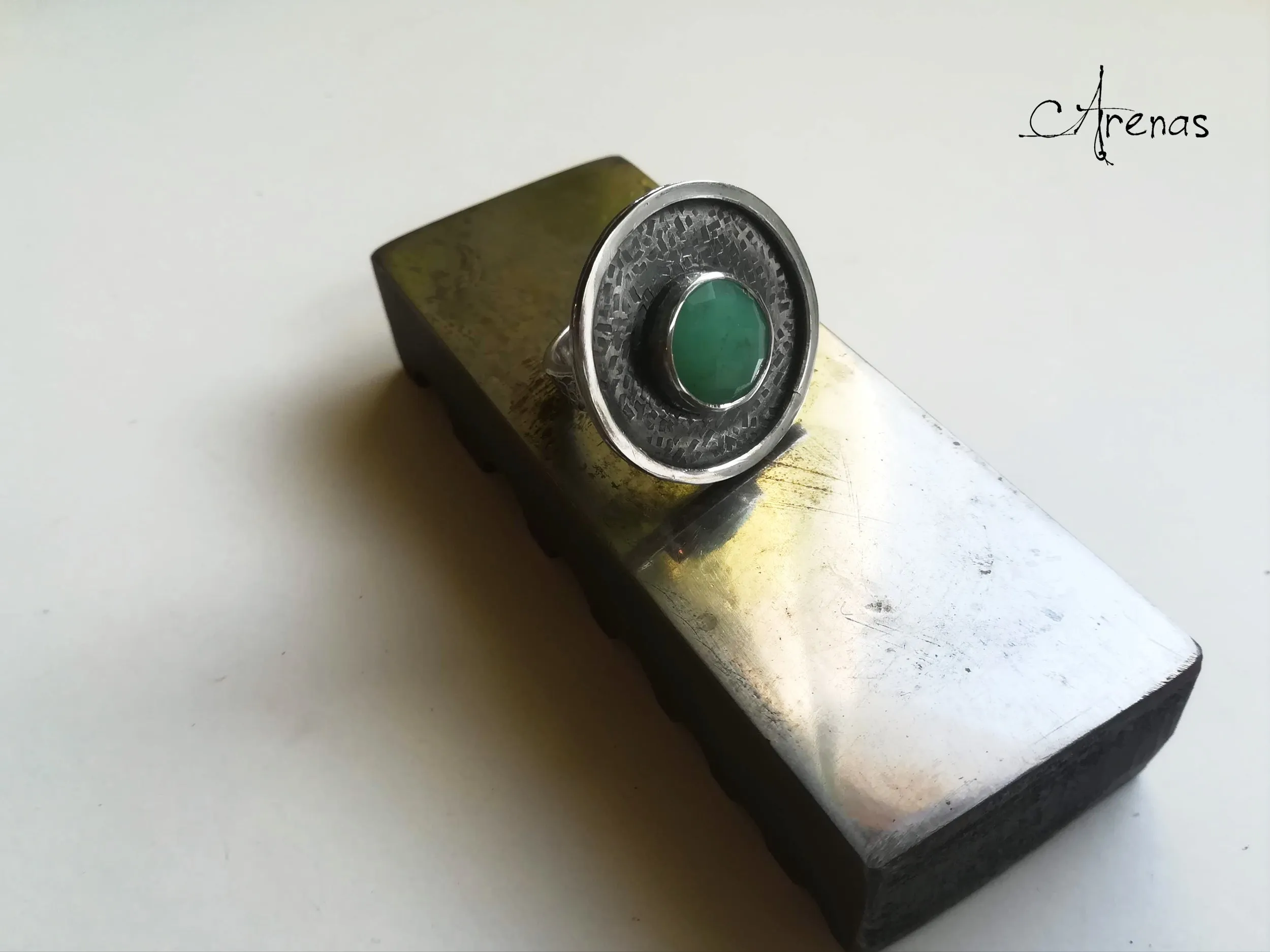 Anillo Grande de Plata de Ley y Gema Crisoprasa n 15
