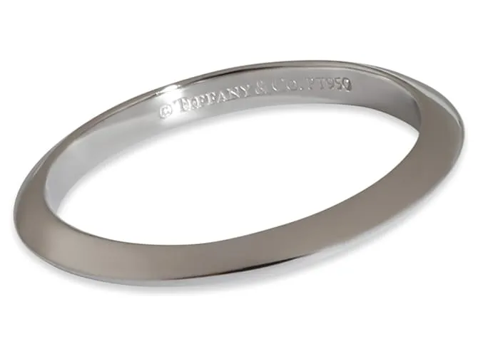 Anillo Tiffany Setting con borde afilado en platino de Tiffany & Co. 