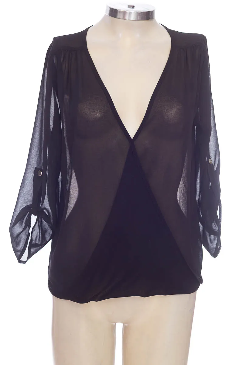 BLUSA COLOR NEGRO  DEREK