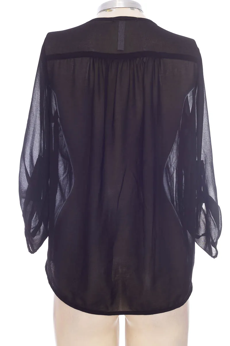 BLUSA COLOR NEGRO  DEREK