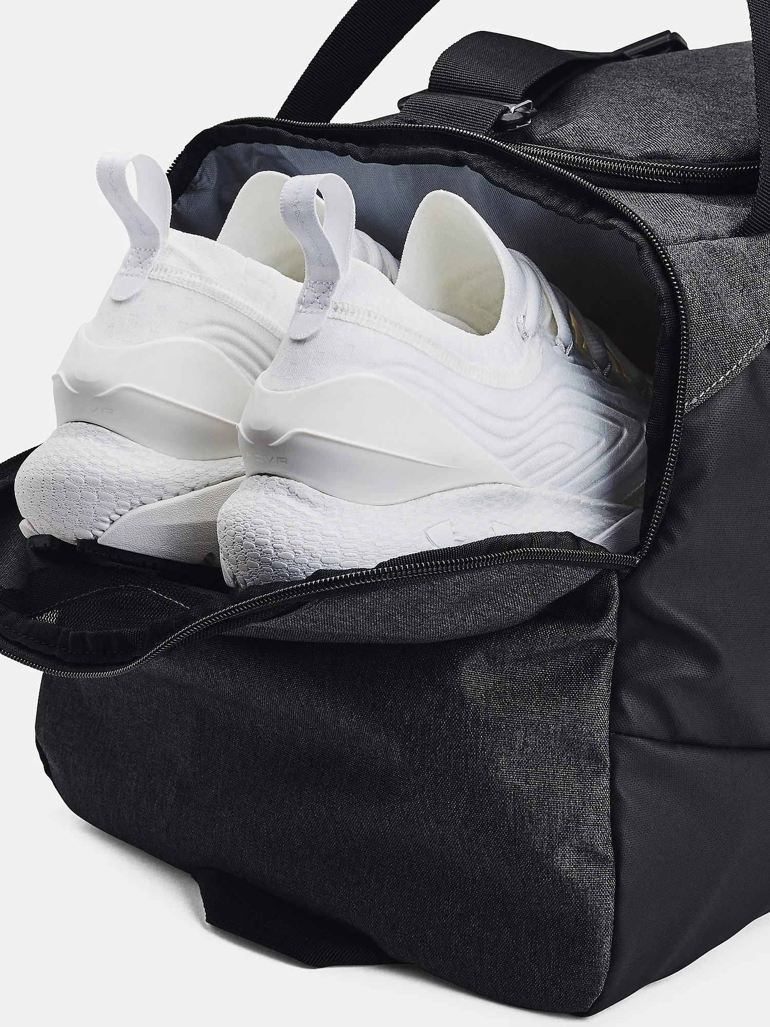 BOLSA UNDER ARMOUR UNDENIABLE 5.0 MD DUFFEL  BLACK/METALLIC GOLD