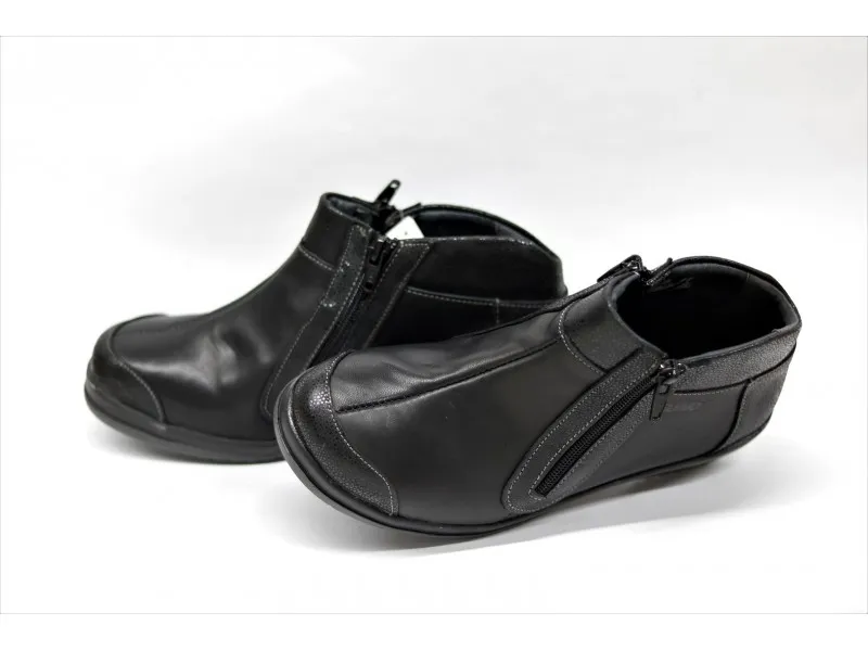 BOTIN ANCHO ESPECIAL CON DOBLE CREMALLERA SUAVE BY LEYLAND 3116 EN COLOR NEGRO