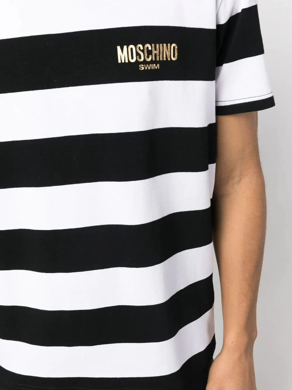 CAMISETA RAYAS BLANCA Y NEGRA
