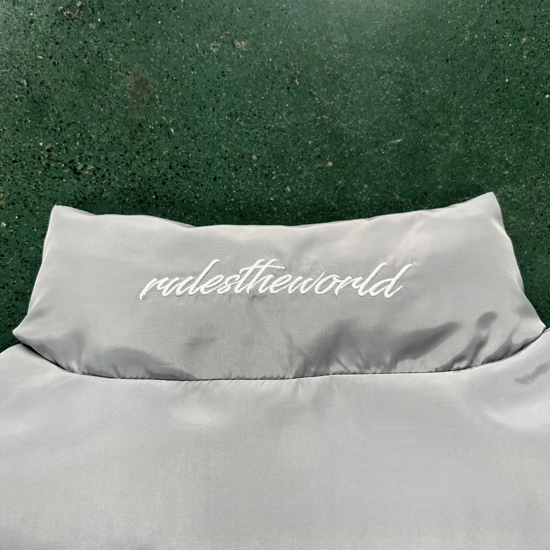 Chaqueta Corteiz Gris