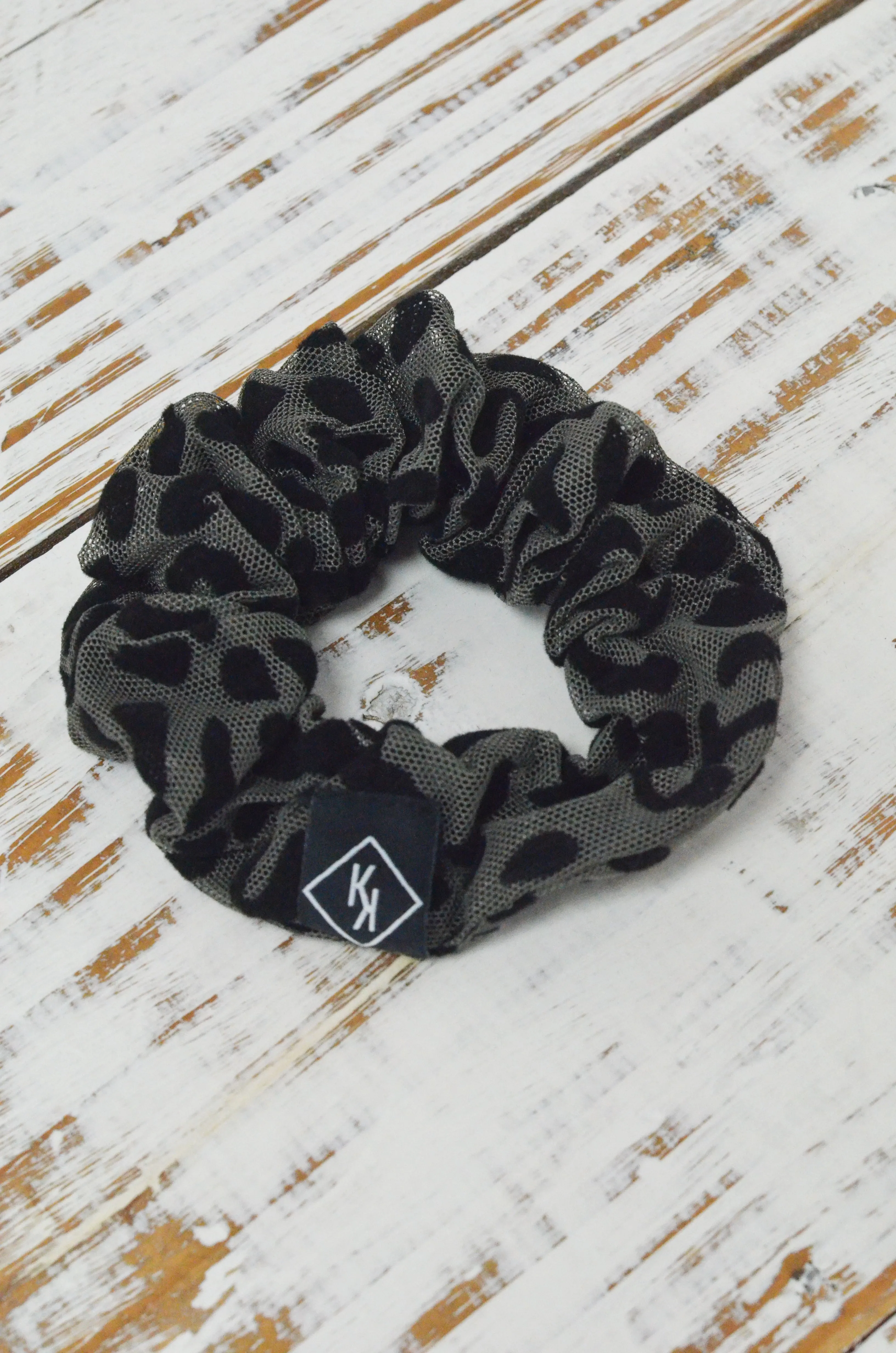 Coletero SCRUNCHIE rejilla print khaki