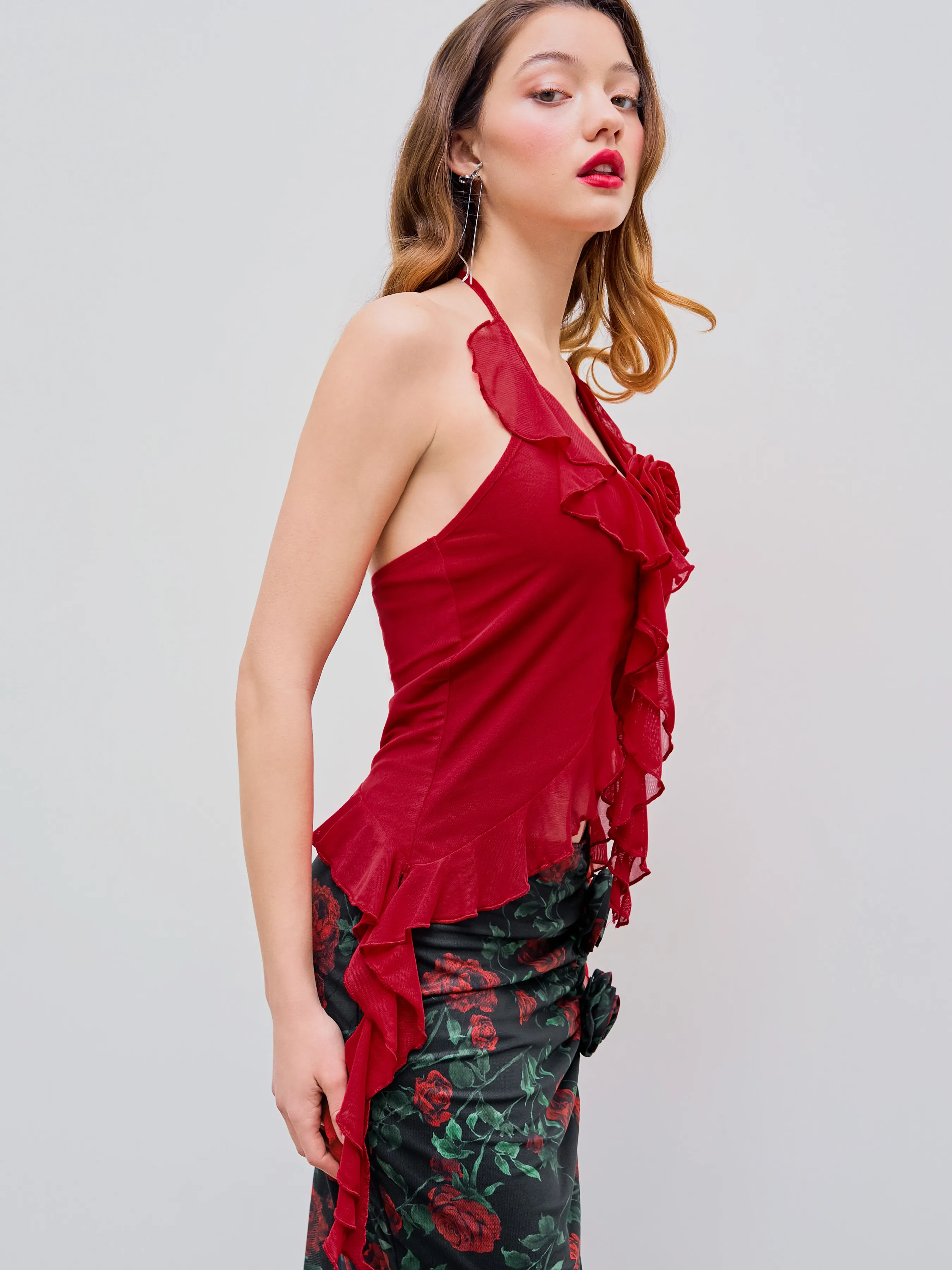 Crop Top de Cuello Halter con Rosetas y Volante en el Dobladillo de Malla