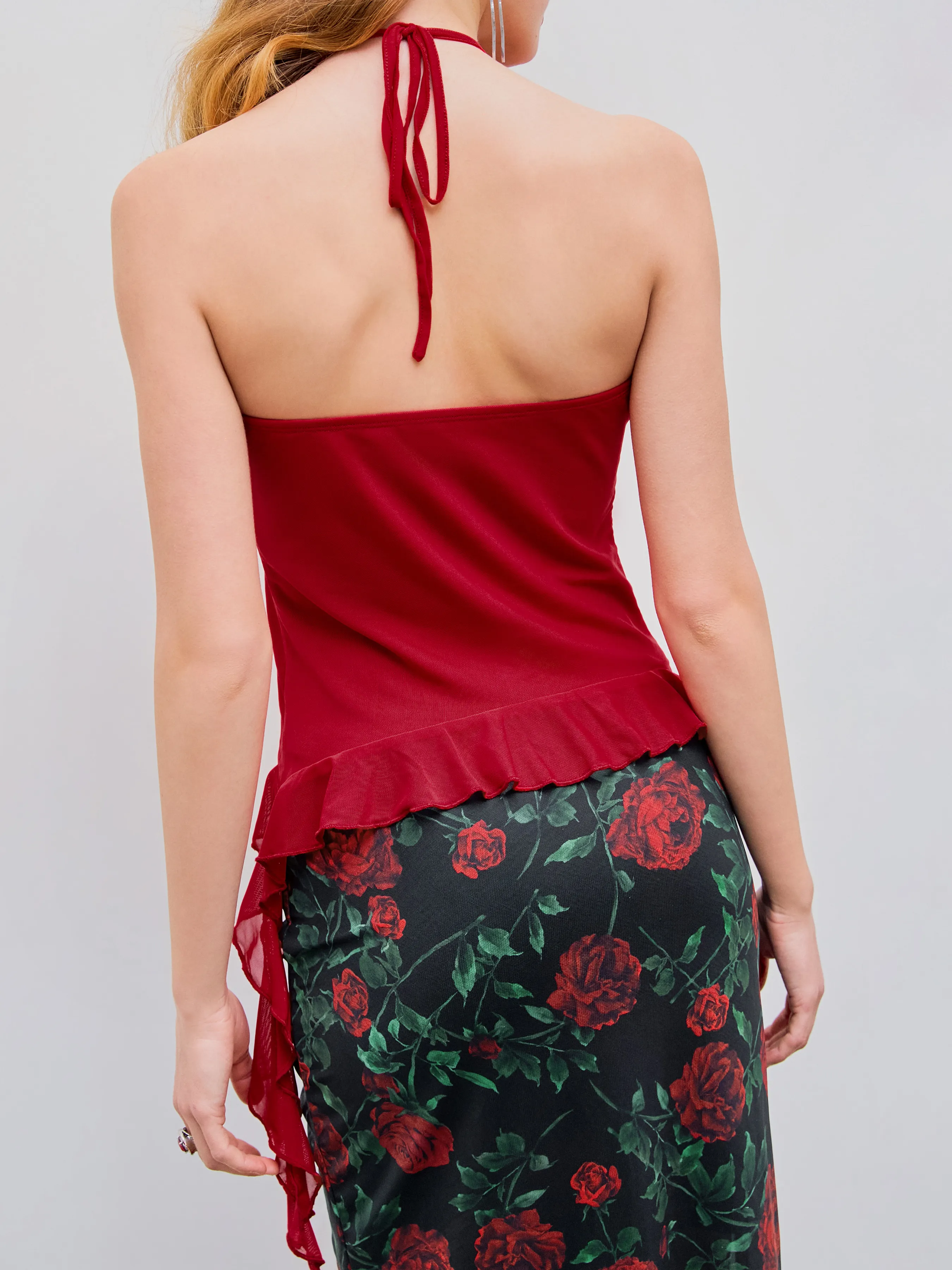 Crop Top de Cuello Halter con Rosetas y Volante en el Dobladillo de Malla