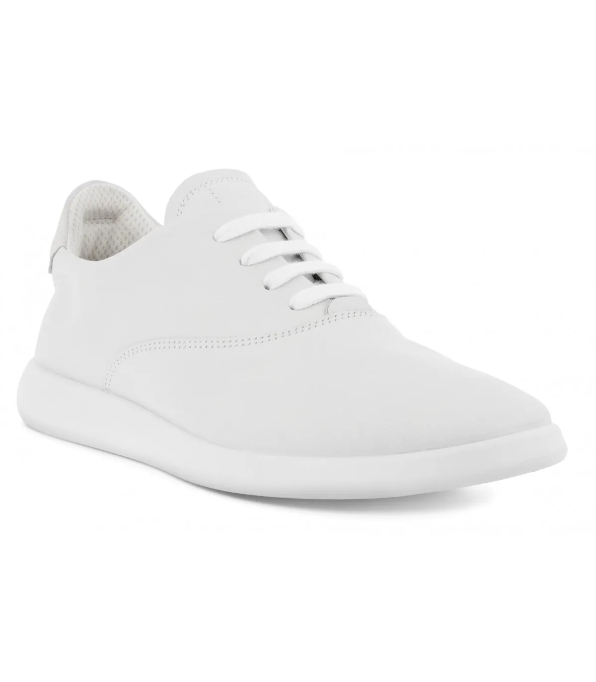 Deportivo de piel en color blanco