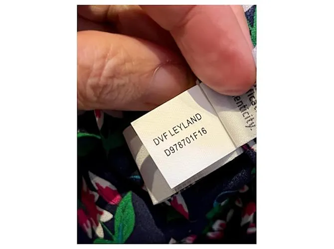 Diane Von Furstenberg Vestido halter Leyland de seda con estampado floral de DvF Zen Multicolor Azul marino 
