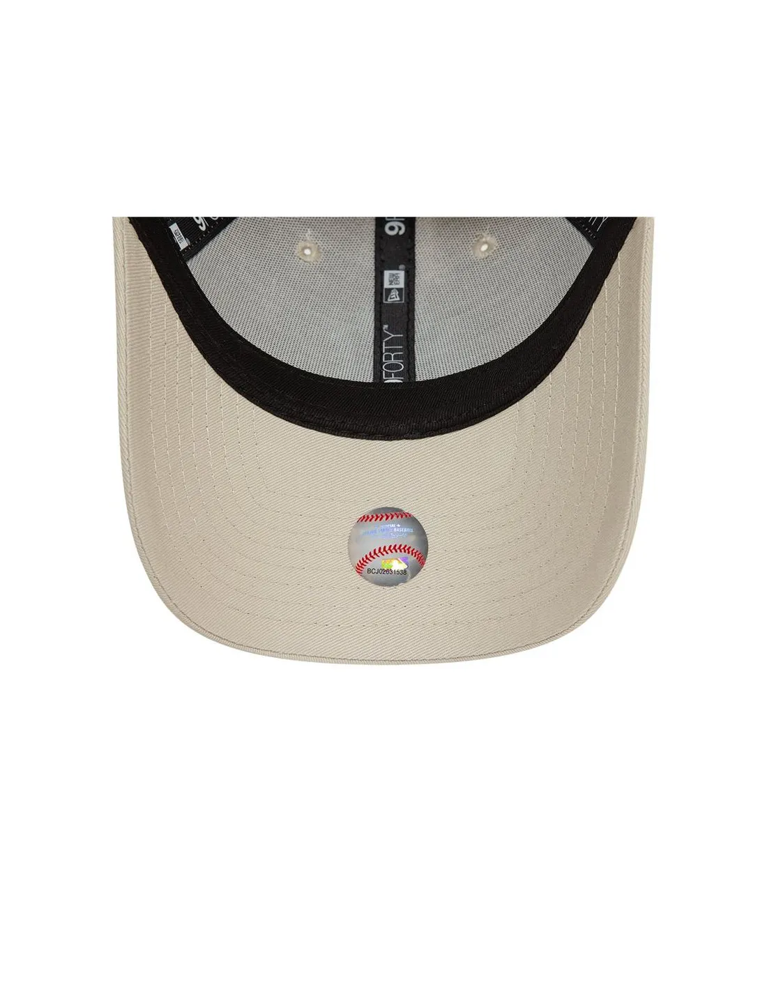 Gorra New Era League Ess 9FORTY New York Yakees Crema Mujer