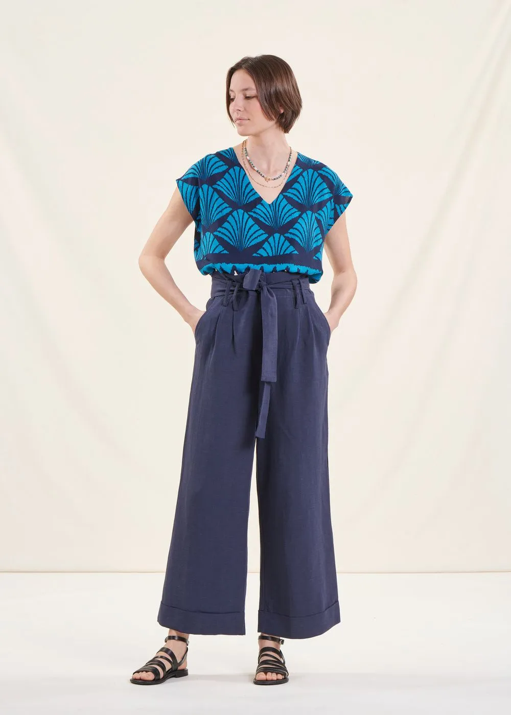 LA FEE MARABOUTEE Pantalón holgado de talle alto en azul