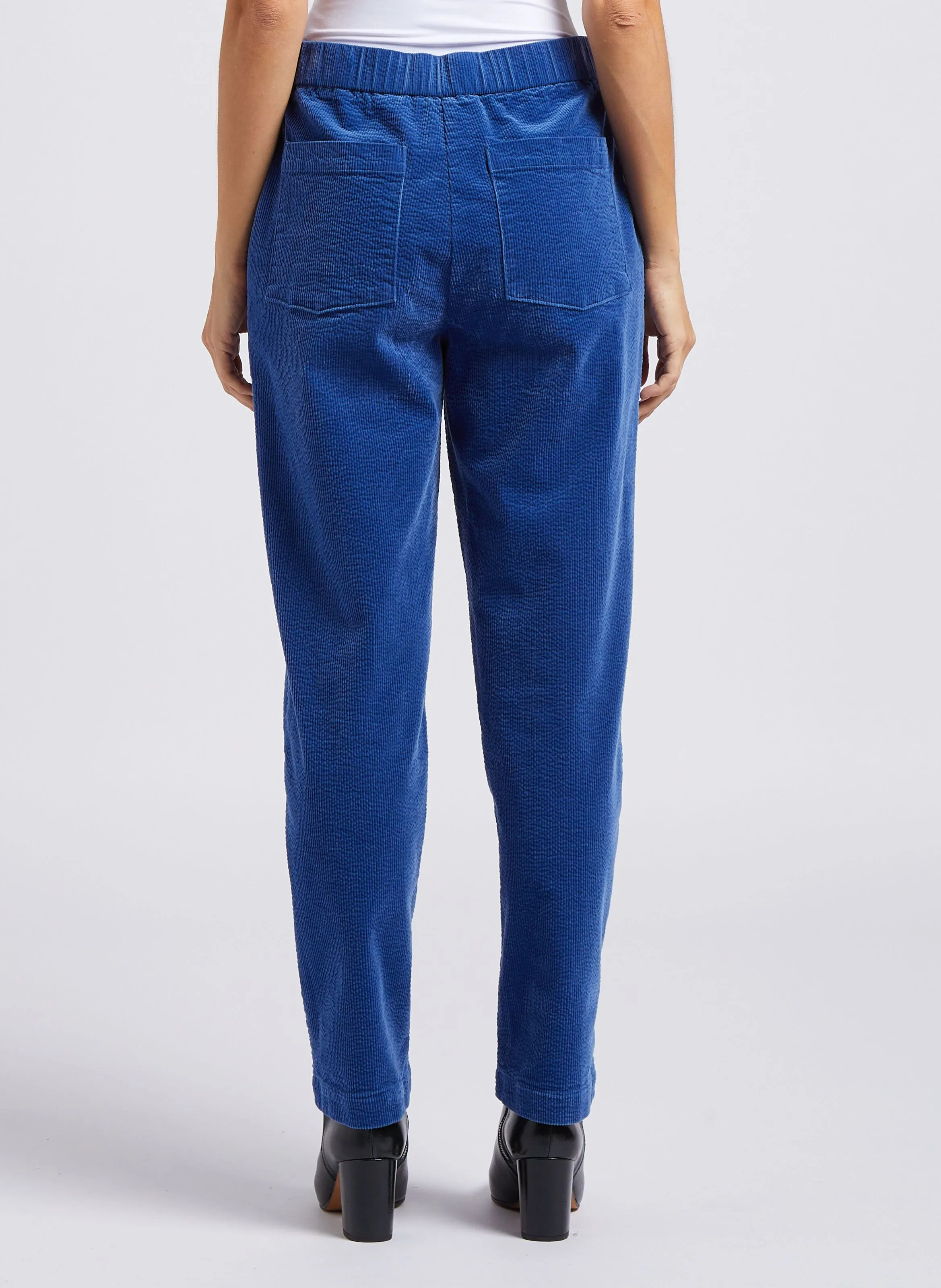NICE THINGS Pantalón zanahoria de algodón mezclado en azul