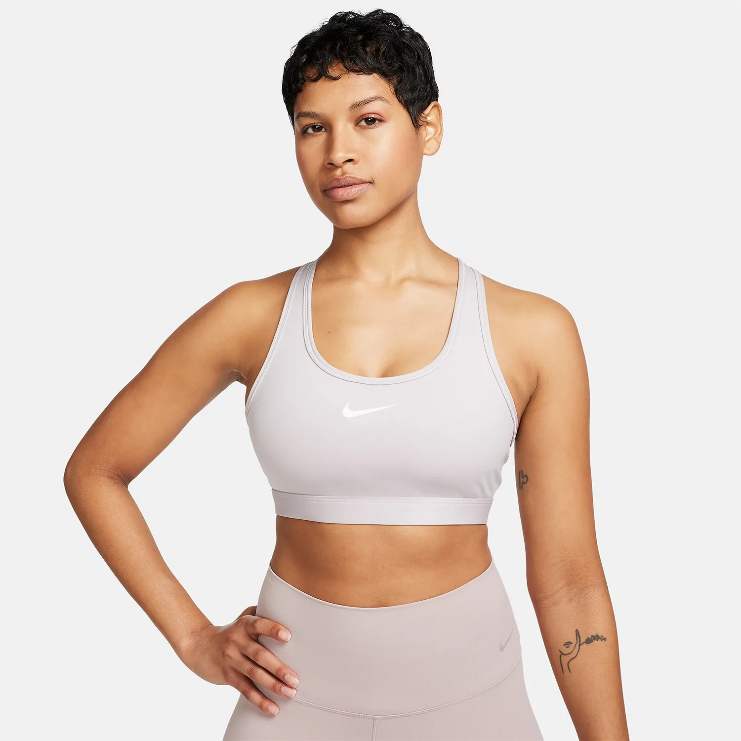 NIKE SWOOSH DRIFIT SUJETADOR DEPORTIVO