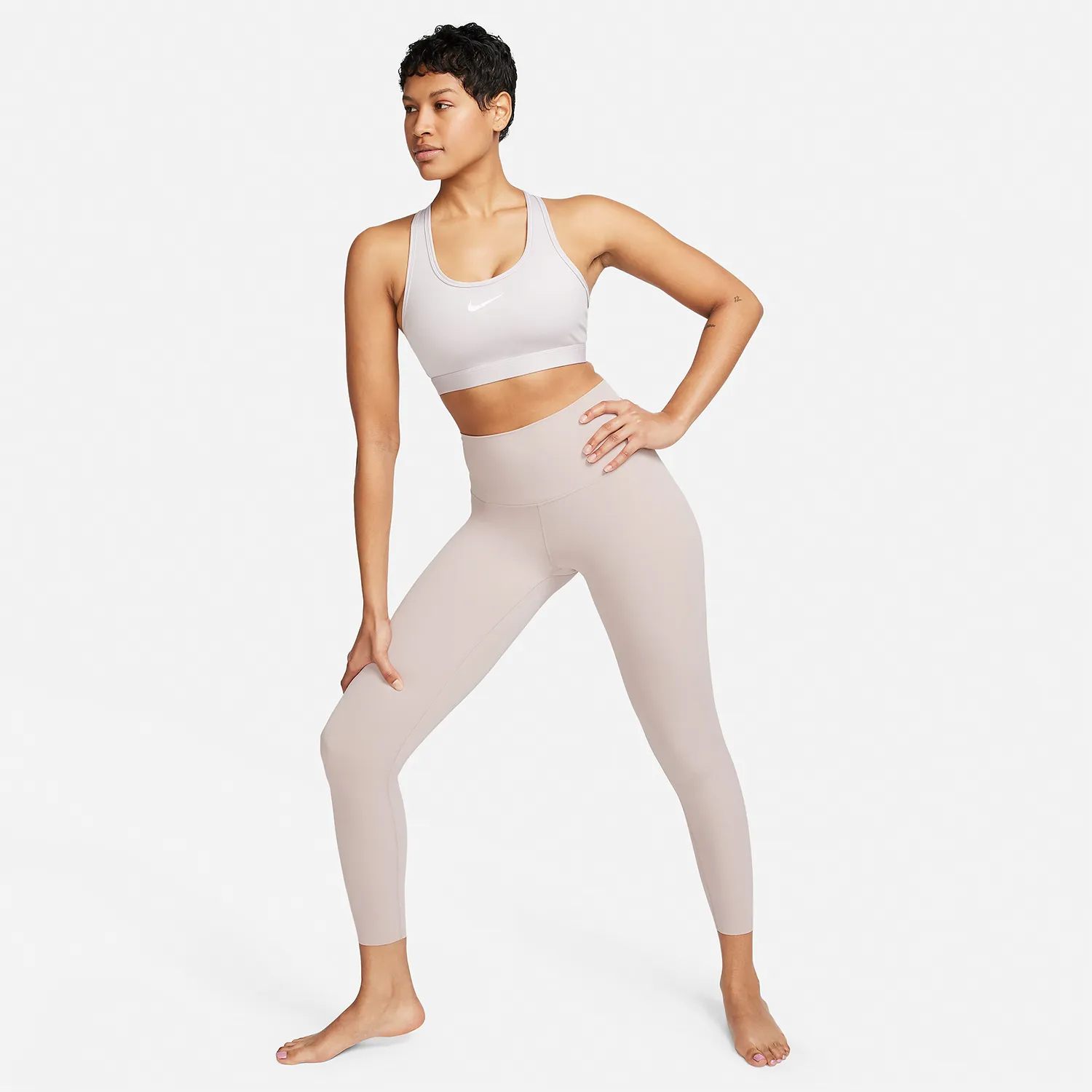 NIKE SWOOSH DRIFIT SUJETADOR DEPORTIVO