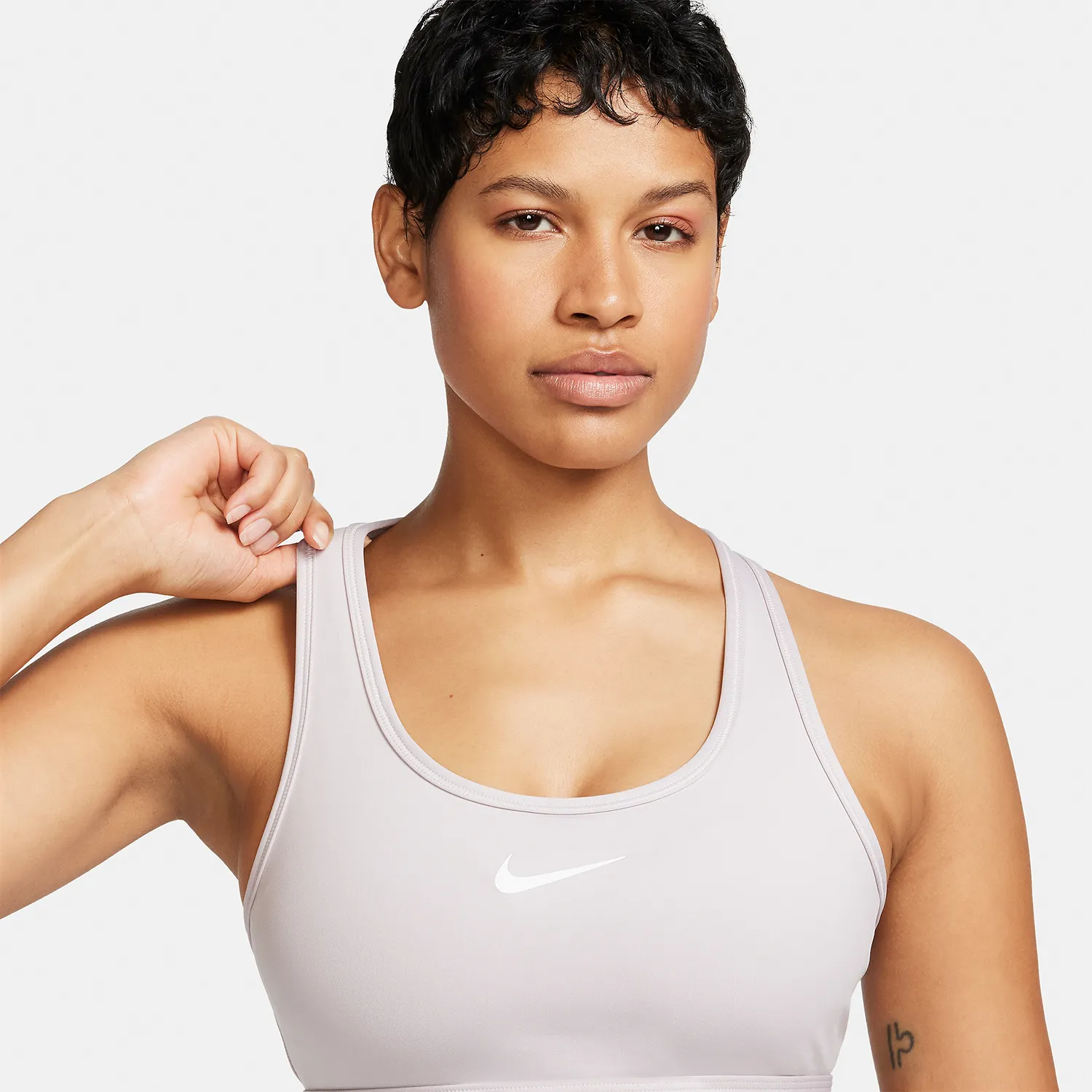 NIKE SWOOSH DRIFIT SUJETADOR DEPORTIVO