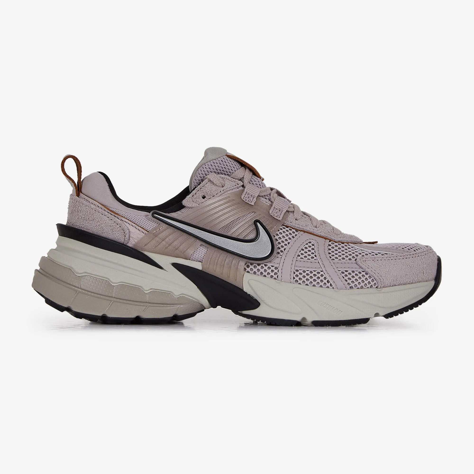 NIKE V2K RUN