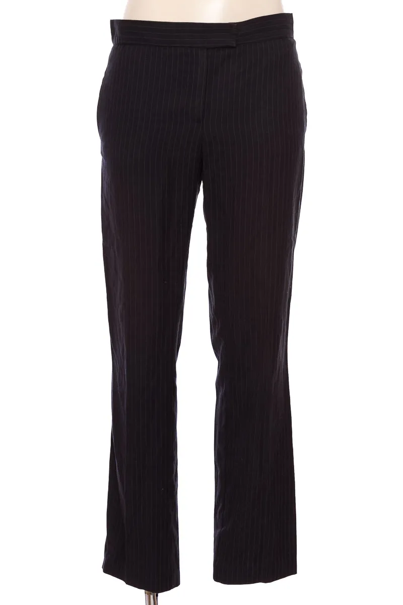PANTALóN COLOR NEGRO  CLOSEANDO