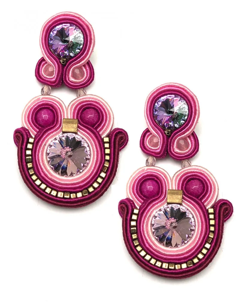 PENDIENTES FUCSIAS Y ROSAS MUY FAVORECEDORES AL ROSTRO