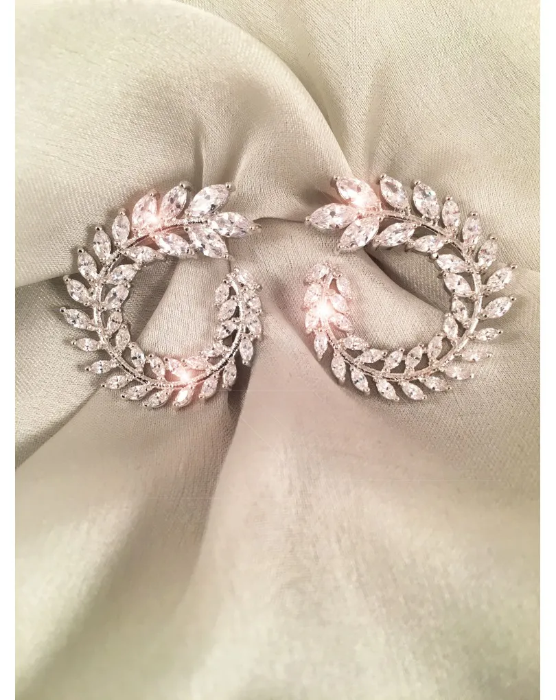 PENDIENTES NOVIA EN RODIO Y CIRCONITAS, FORMA CORONA LAUREL
