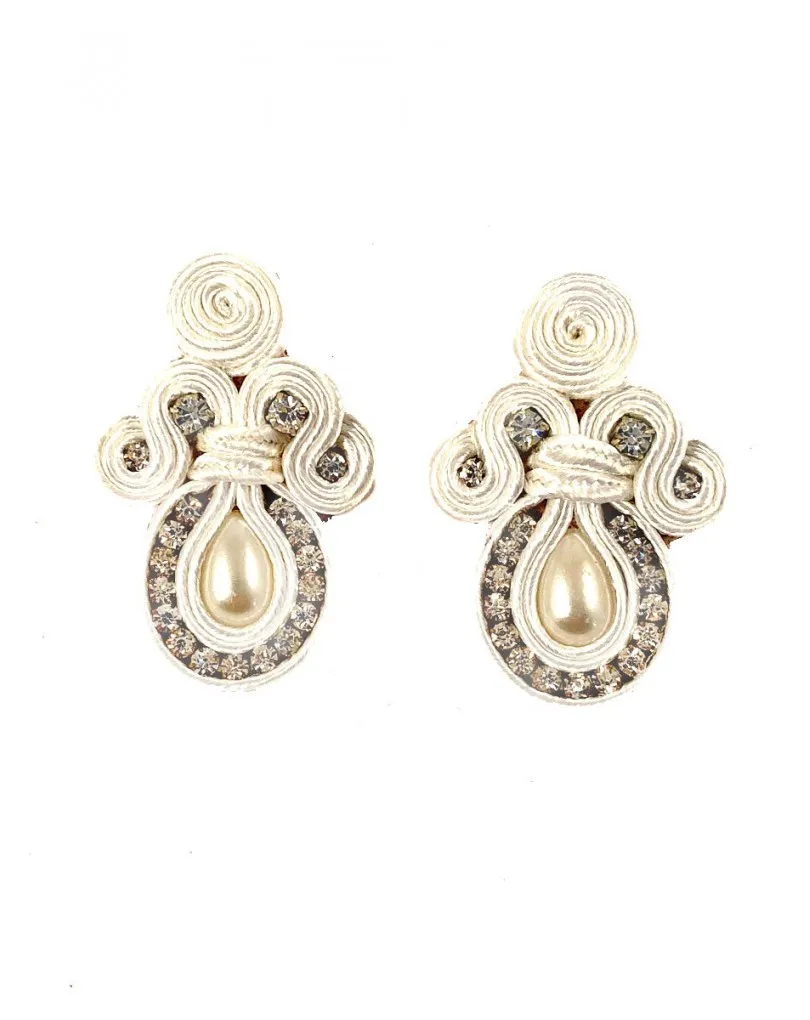 PENDIENTES NOVIAS BLANCOS MUY FINOS