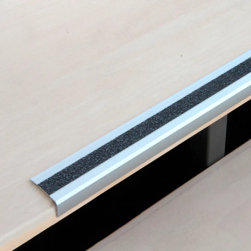 Perfil de peldaño antideslizante, aluminio m2 extra resistente negro, ancho 1000 mm, grosor 4 mm