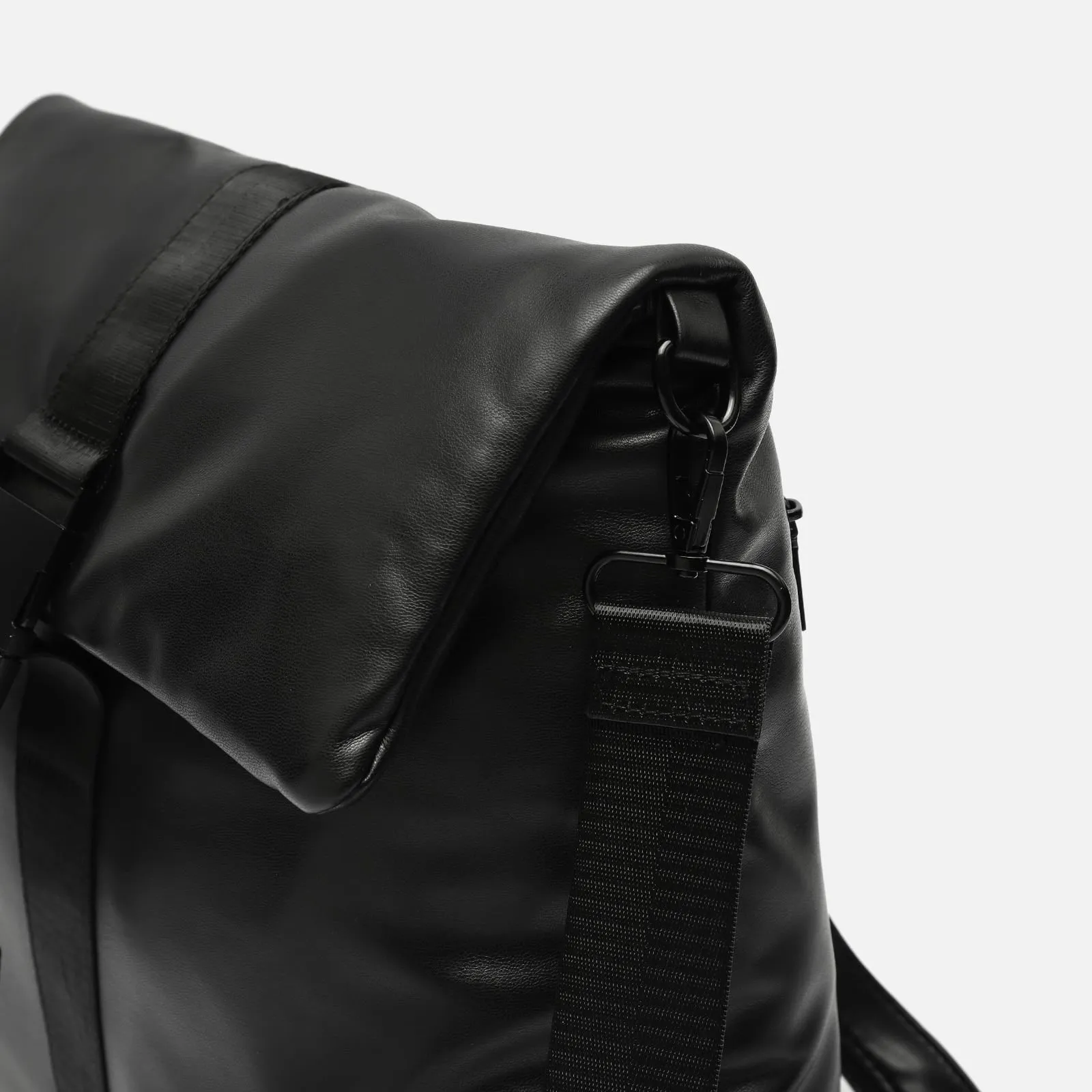 Pleo mochila con solapa