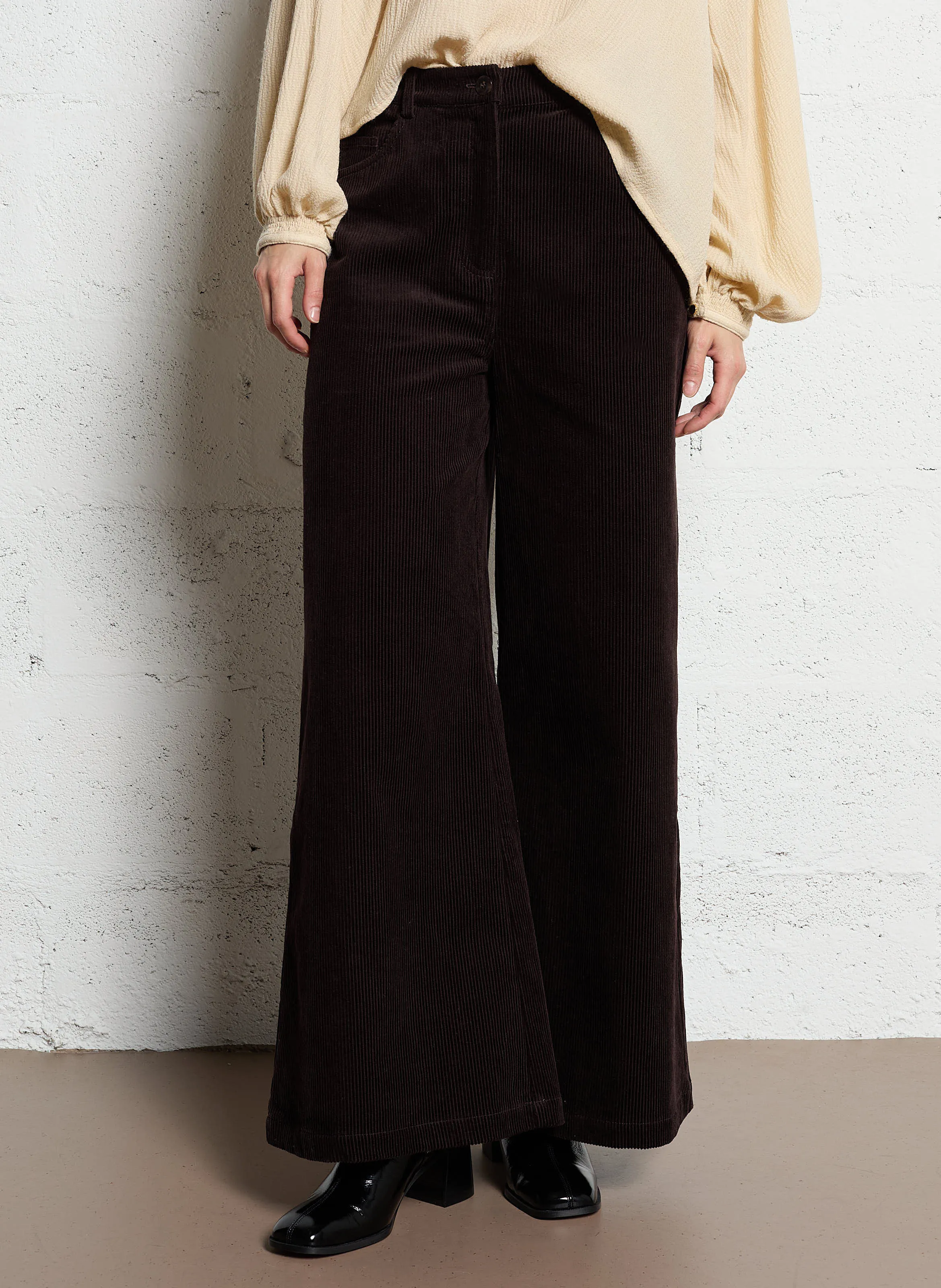 RANSTIN  PANTALóN CAPRI DE PANA EN MARRON