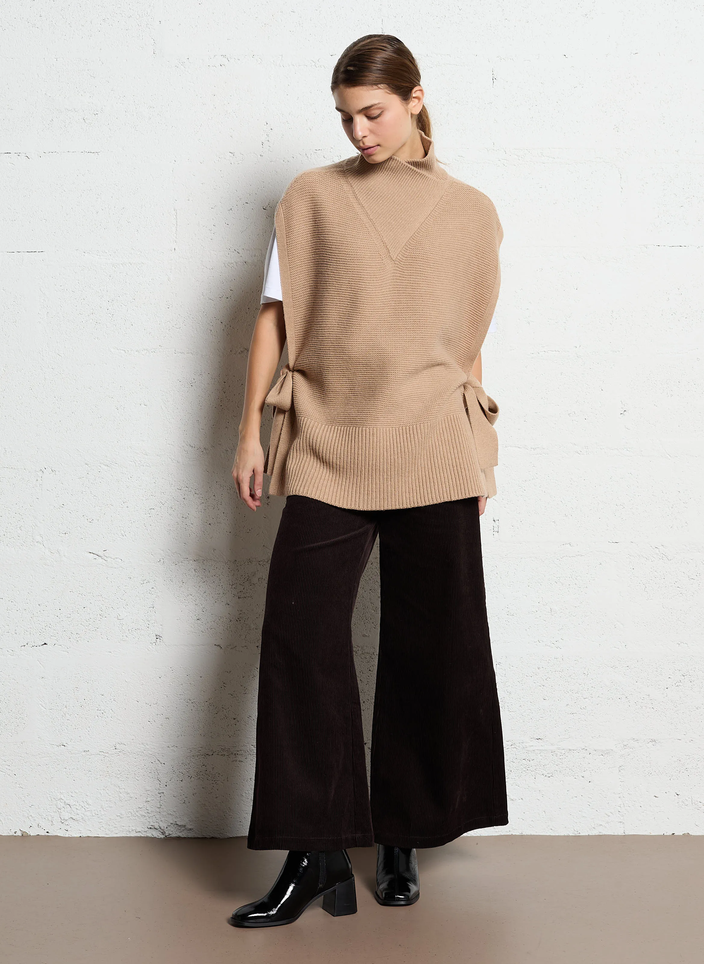 RANSTIN  PANTALóN CAPRI DE PANA EN MARRON