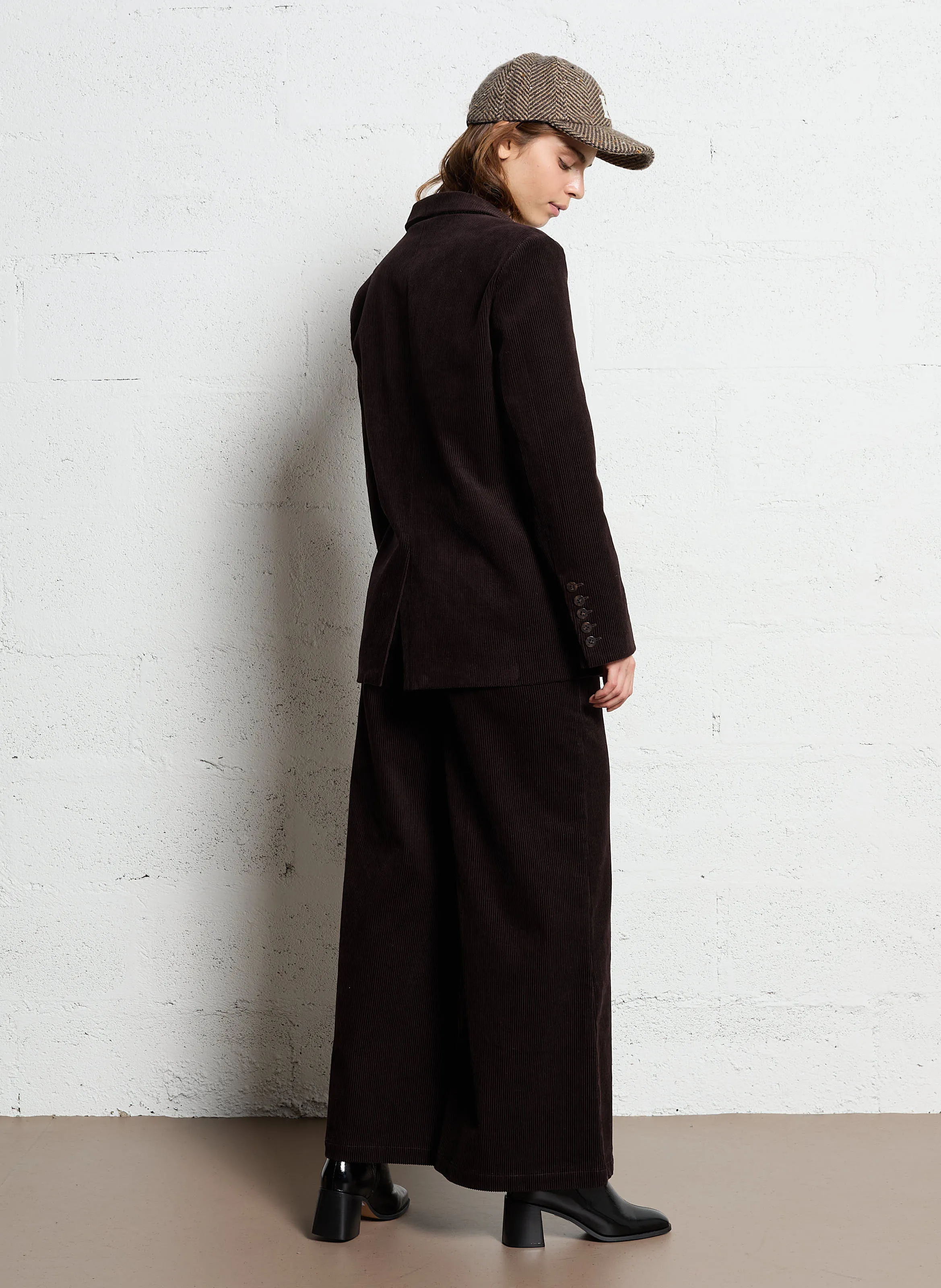 RANSTIN  PANTALóN CAPRI DE PANA EN MARRON
