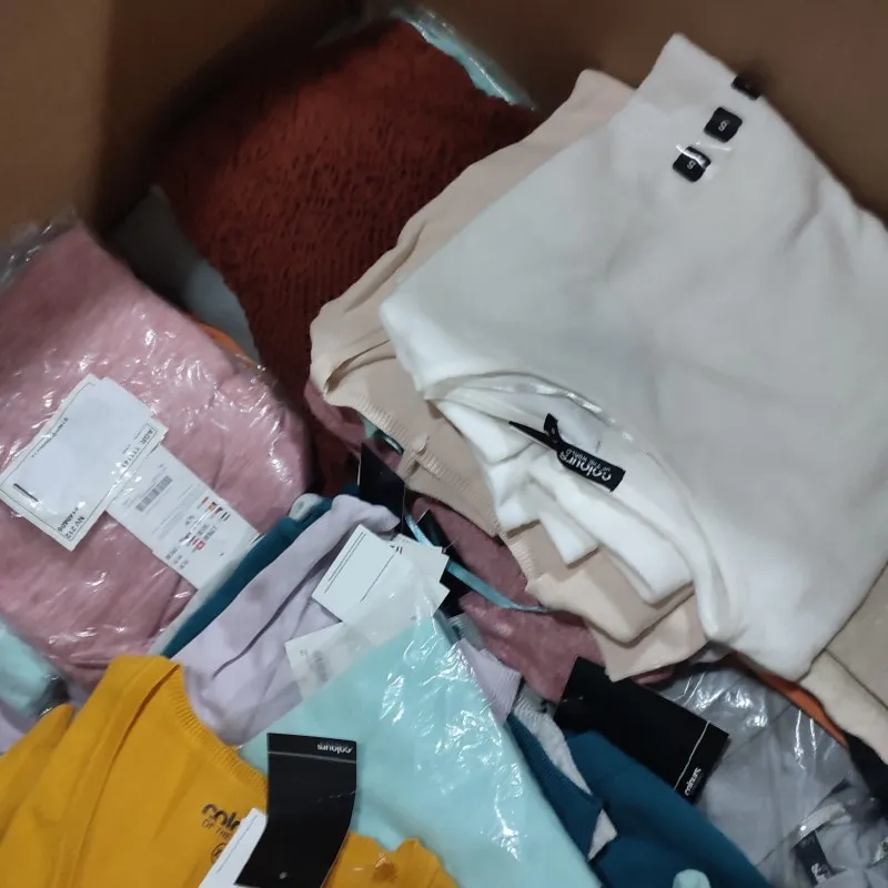 Ropa MUJER   – 500 prendas