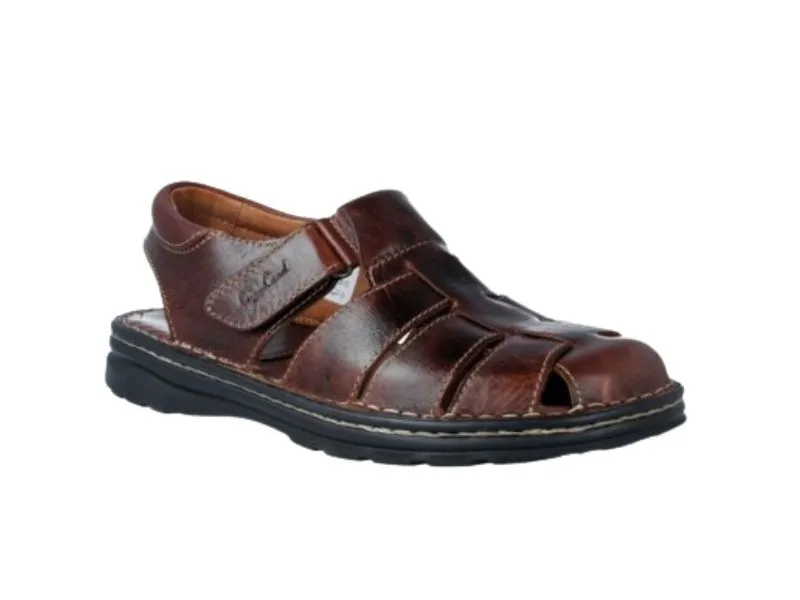 SANDALIA CERRADA DE PIEL CON VELCRO LEYLAND EN COLOR CUERO 10034