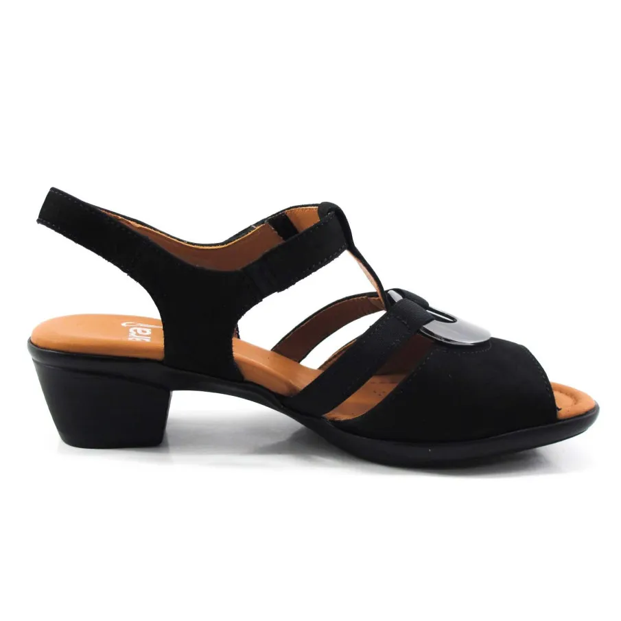 Sandalia color negro Ara chapa