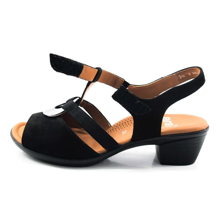 Sandalia color negro Ara chapa