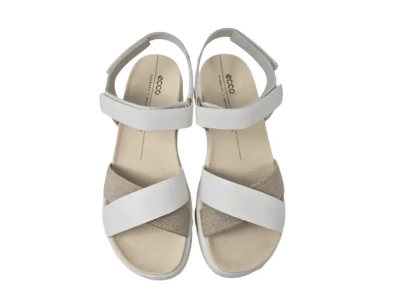 SANDALIA DE CUÑA ECCO EN COLOR BLANCO 273323 01007