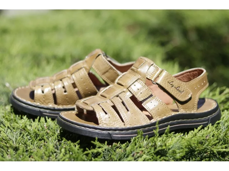 SANDALIA DE PIEL 10202 SUAVE BY LEYLAND EN COLOR CAMEL