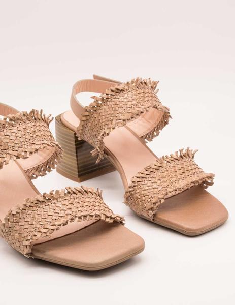 Sandalia Kess 21061 trenzado betaupe de mujer.