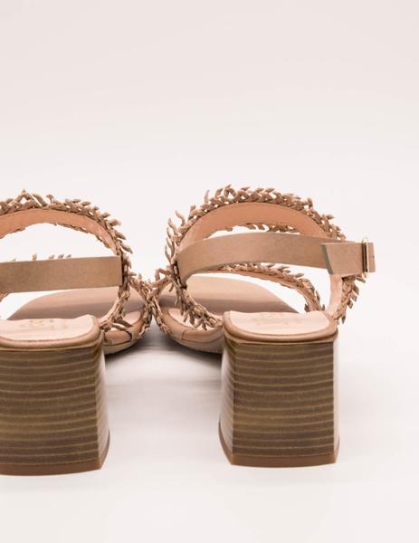 Sandalia Kess 21061 trenzado betaupe de mujer.