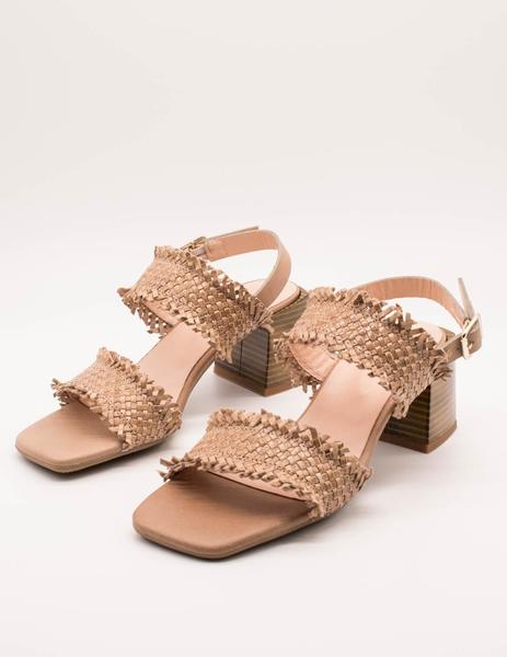 Sandalia Kess 21061 trenzado betaupe de mujer.