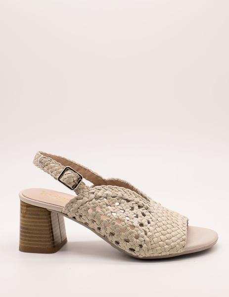 Sandalia Kess 21173 trenzado marfil de mujer.