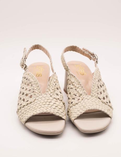 Sandalia Kess 21173 trenzado marfil de mujer.