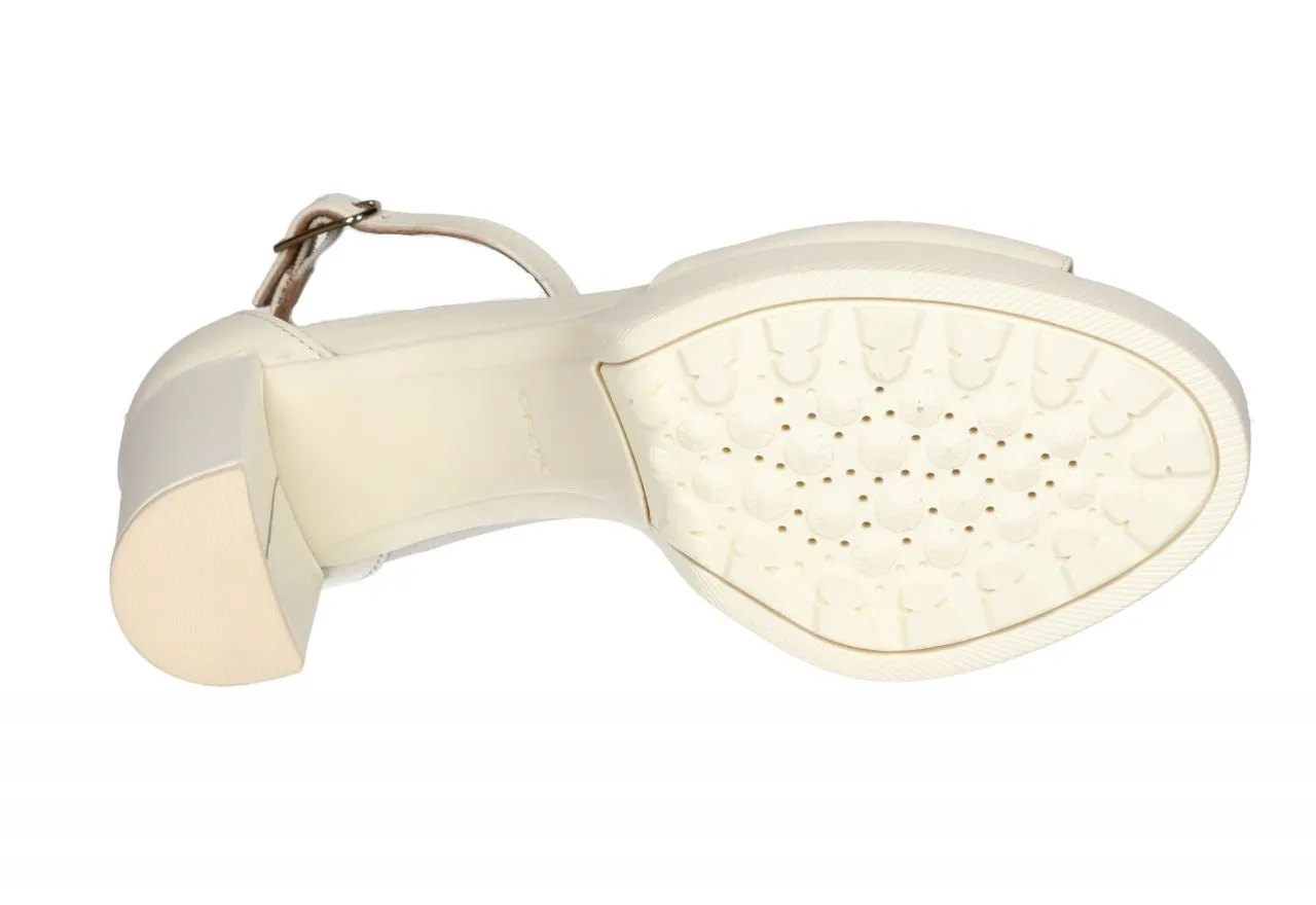 Sandalia Piel Beige Talon Cerrado Pulsera Tacon Alto y Plataforma