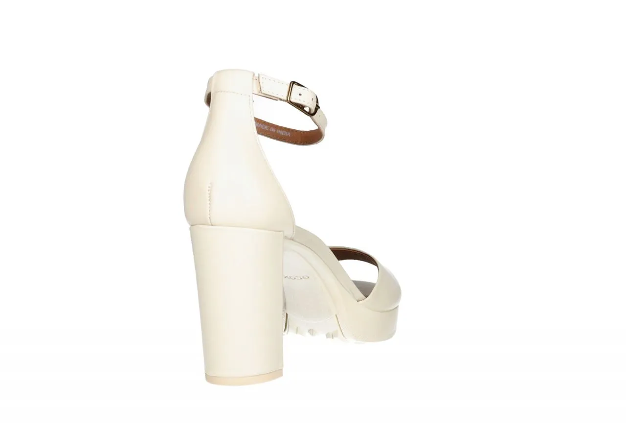 Sandalia Piel Beige Talon Cerrado Pulsera Tacon Alto y Plataforma