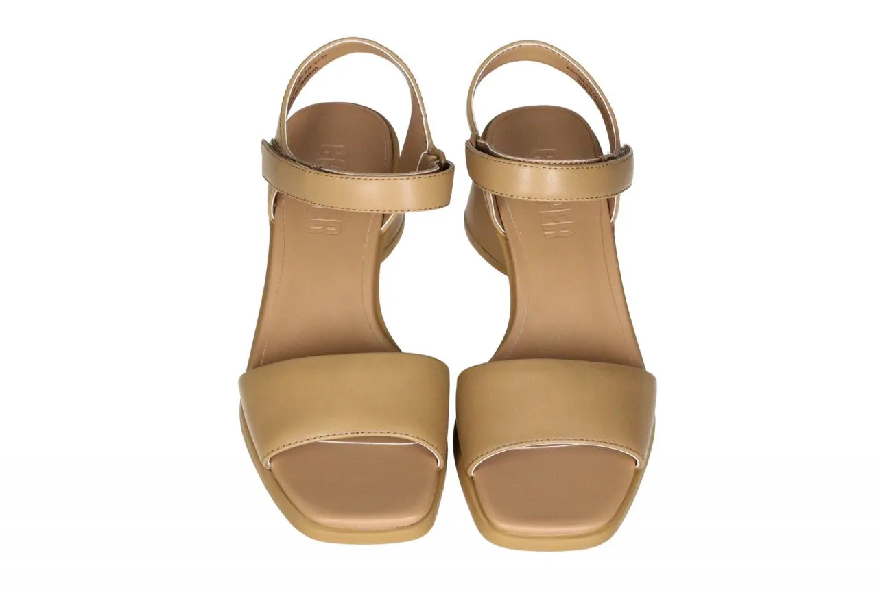 Sandalia Piel Camel Velcro Pulsera Tacon Medio