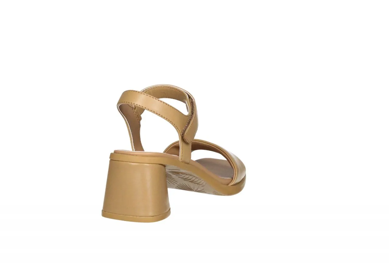 Sandalia Piel Camel Velcro Pulsera Tacon Medio