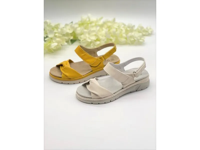 SANDALIA PISO BIO DE PIEL 3365 SUAVE BY LEYLAND EN COLOR BEIGE O AMARILLO