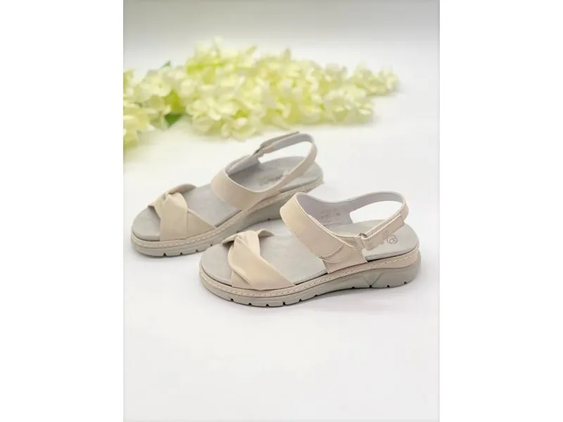 SANDALIA PISO BIO DE PIEL 3365 SUAVE BY LEYLAND EN COLOR BEIGE O AMARILLO