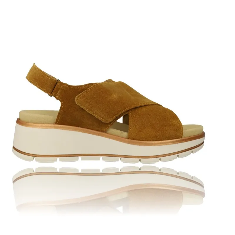 SANDALIAS CON CUñA Y TIRAS CRUZADAS PARA MUJER DE ARA SHOES 1242404