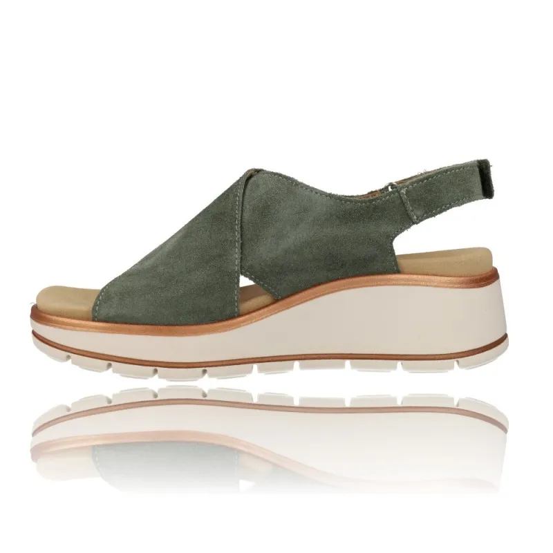 SANDALIAS CON CUñA Y TIRAS CRUZADAS PARA MUJER DE ARA SHOES 1242404