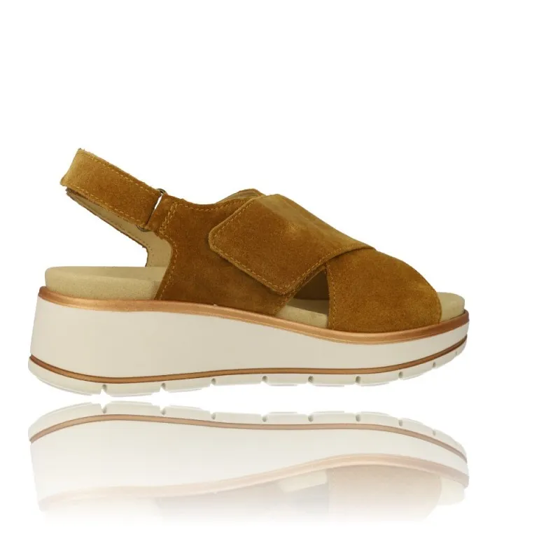 SANDALIAS CON CUñA Y TIRAS CRUZADAS PARA MUJER DE ARA SHOES 1242404